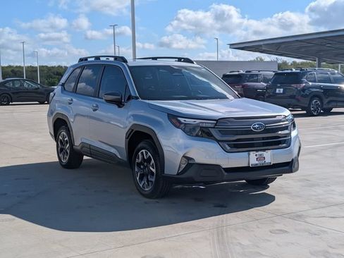 Used 2026 Subaru Forester Premium AWD/4WD image 7