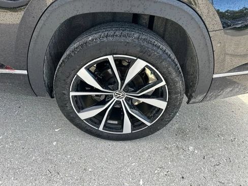 Used 2024 Volkswagen Atlas SEL Premium R-Line AWD/4WD image 21