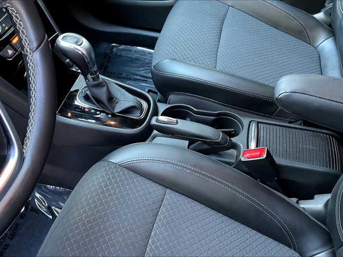 Used 2022 Buick Encore Preferred w/ Safety Package image 13