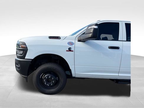 New 2026 RAM 3500 Tradesman AWD/4WD image 21