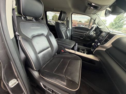 Used 2022 RAM 1500 Laramie AWD/4WD image 16