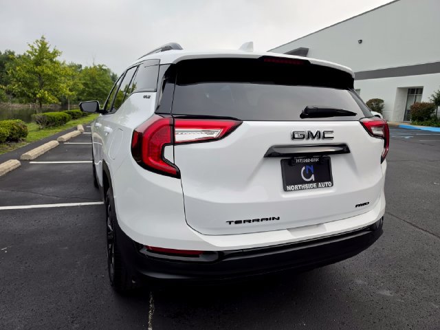 Used 2022 GMC Terrain SLE w/ Driver Convenience Package AWD/4WD image 8