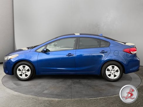 Used 2017 Kia Forte LX FWD image 4