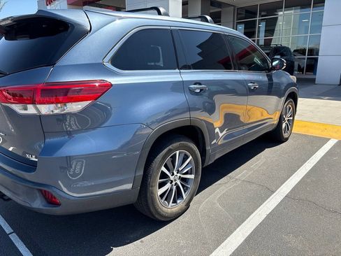 Used 2018 Toyota Highlander XLE FWD image 11