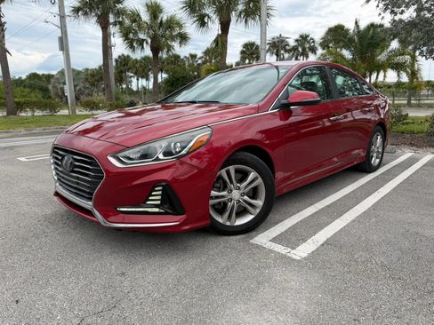 Used 2018 Hyundai Sonata SEL w/ Tech Package 02 FWD image 2