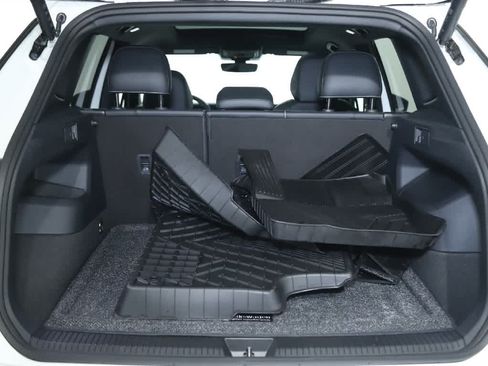 Certified 2026 Volkswagen Tiguan SE R-Line FWD image 31