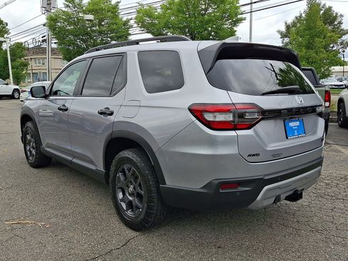Used 2024 Honda Pilot TrailSport image 6