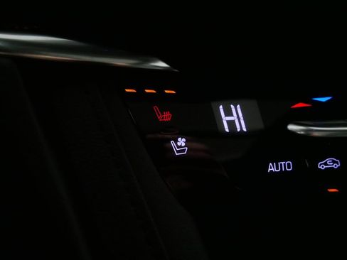 Used 2019 Cadillac XT5 Platinum image 31