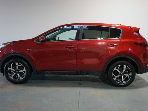 Used 2021 Kia Sportage LX image 2