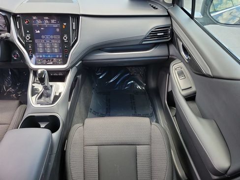 Used 2025 Subaru Outback Premium AWD/4WD image 16