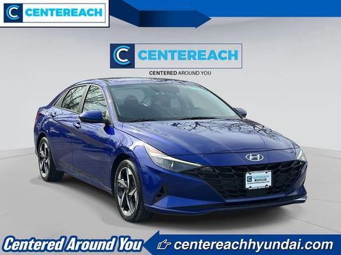 Used 2023 Hyundai Elantra SEL w/ Convenience Package FWD image 2