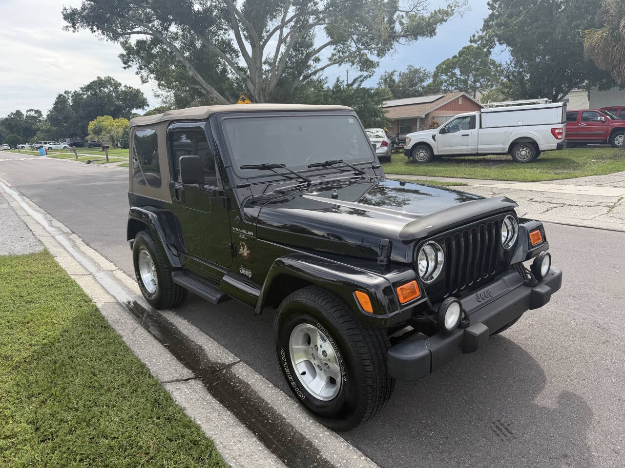 Used 2001 Jeep Wrangler Sahara AWD/4WD image 2