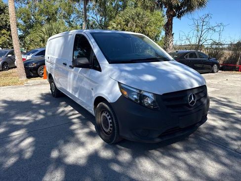 Used 2021 Mercedes-Benz Metris image 4