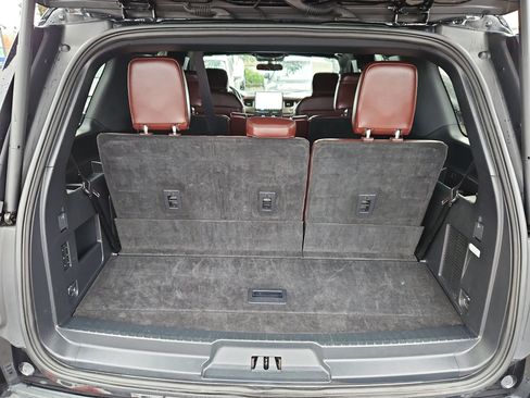 Used 2024 Ford Expedition Limited image 26