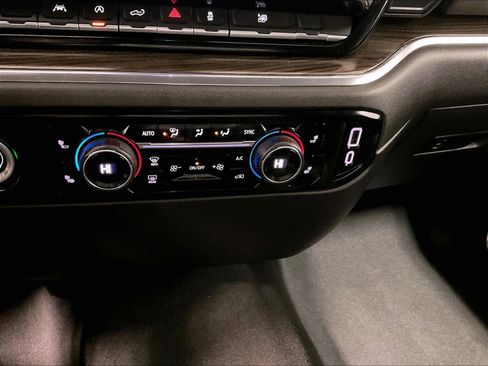 Used 2024 Chevrolet Silverado 1500 LT image 26