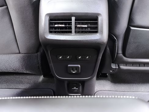 Used 2024 GMC Terrain Denali w/ Denali Premium Package AWD/4WD image 35