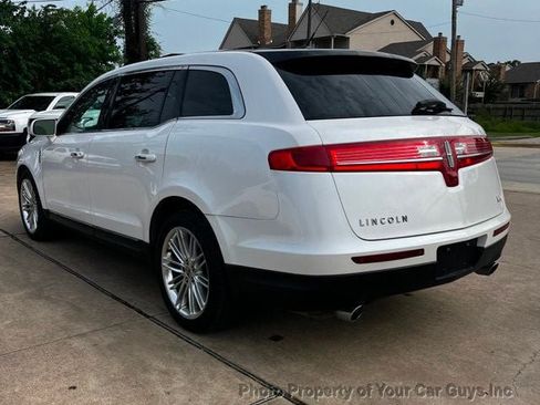 Used 2019 Lincoln MKT AWD image 10