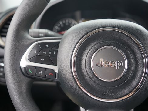 Used 2023 Jeep Renegade Latitude image 13