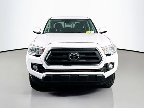 Used 2020 Toyota Tacoma SR5 RWD image 2