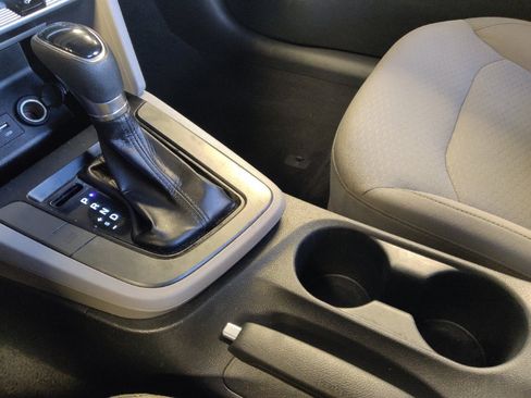 Used 2020 Hyundai Elantra SEL FWD image 26