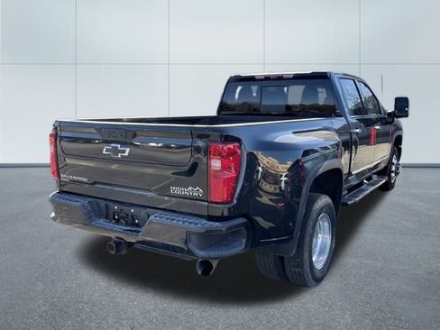 Used 2025 Chevrolet Silverado 3500 High Country w/ High Country Premium Package image 3