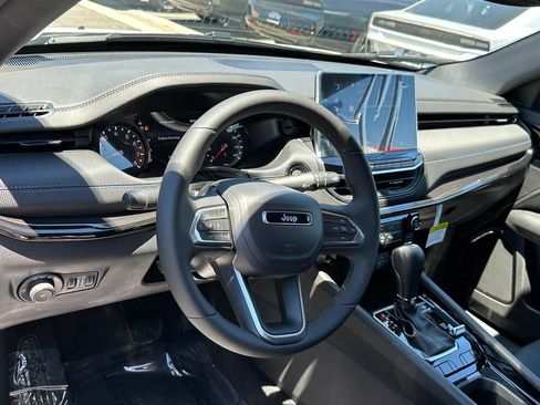 New 2026 Jeep Compass Latitude AWD/4WD image 19