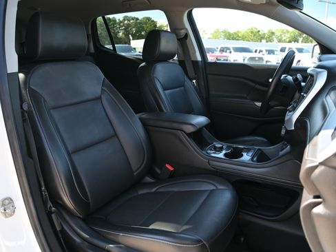 Used 2023 GMC Acadia SLT image 22