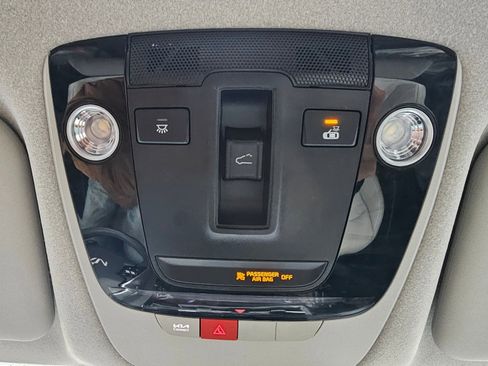 Used 2024 Kia Niro EX Touring image 36