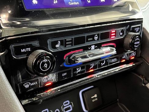 New 2025 Jeep Grand Cherokee L Altitude image 23