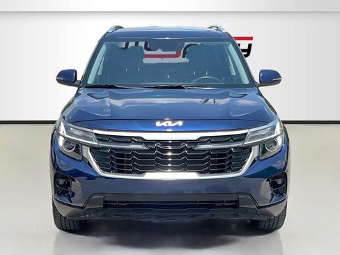 Used 2024 Kia Seltos EX FWD image 2