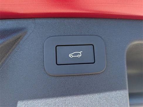 Used 2024 Land Rover Discovery Sport Dynamic SE image 7