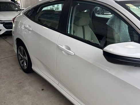 Used 2020 Honda Civic LX image 9