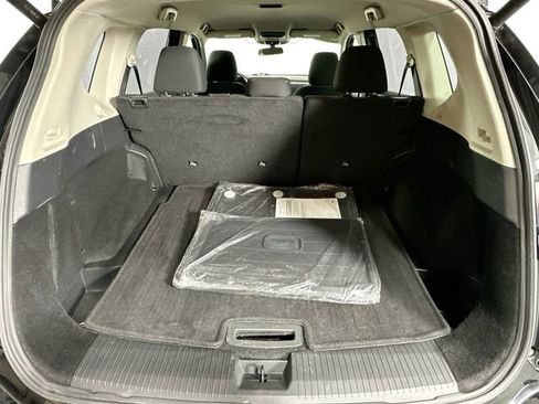 Used 2025 Nissan Rogue SV image 29