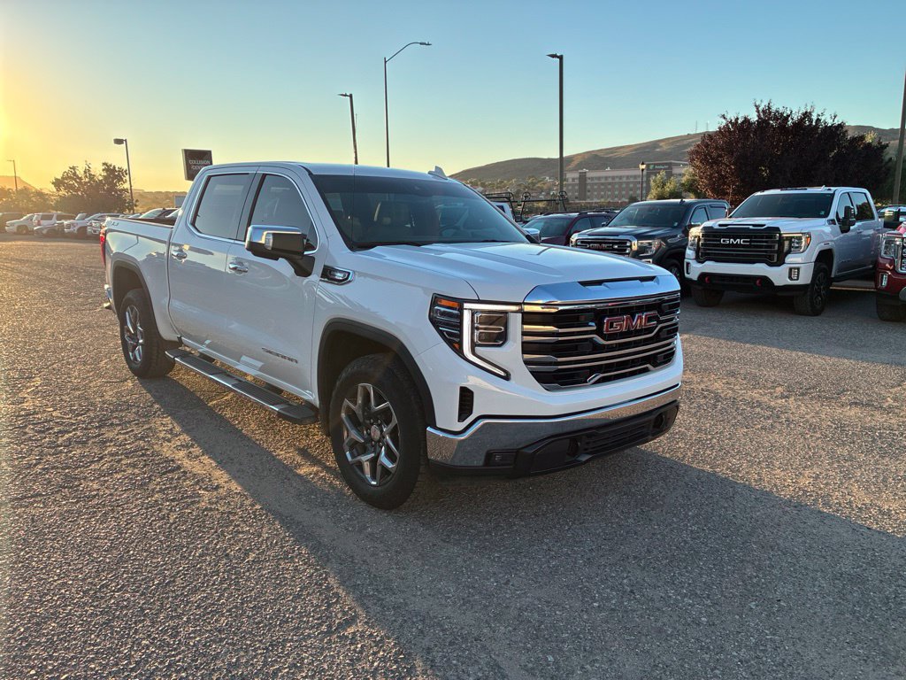 Used 2023 GMC Sierra 1500 SLT w/ X31 Off-Road Package AWD/4WD image 3