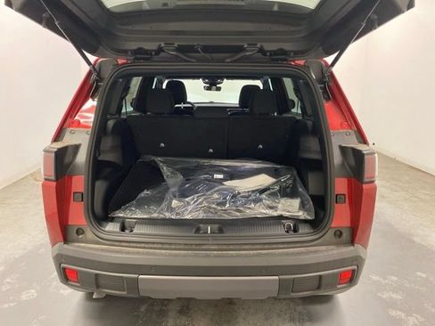 Used 2026 Jeep Cherokee Laredo AWD/4WD image 25