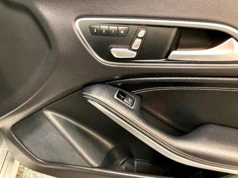 Used 2018 Mercedes-Benz CLA 250 image 34