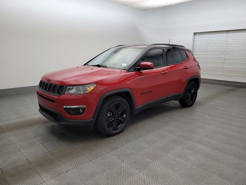 Used 2021 Jeep Compass Latitude FWD image 2