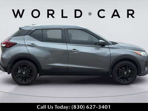 Used 2021 Nissan Kicks SV FWD image 17