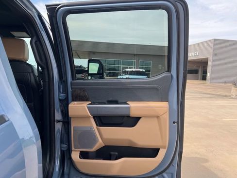 Used 2023 Ford F250 Lariat AWD/4WD image 18