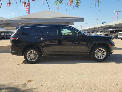 Used 2025 Jeep Grand Cherokee L Laredo AWD/4WD image 9