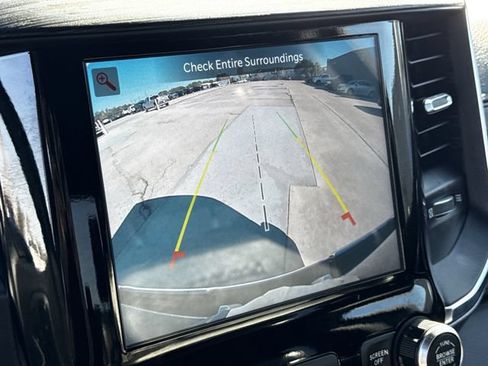 Used 2024 RAM 1500 Laramie AWD/4WD image 19