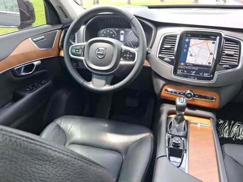 Used 2022 Volvo XC90 T6 Momentum w/ Advanced Package AWD/4WD image 9