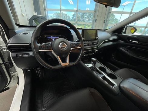 Used 2019 Nissan Altima 2.5 S FWD image 13