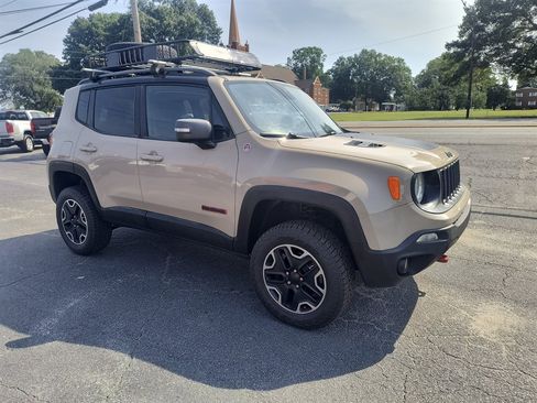 Used 2015 Jeep Renegade Trailhawk w/ Trailer Tow Group AWD/4WD image 7