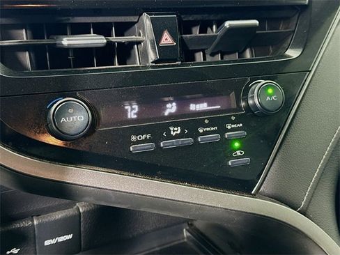 Certified 2021 Toyota Camry SE image 15