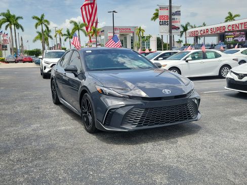 Used 2026 Toyota Camry SE FWD image 2