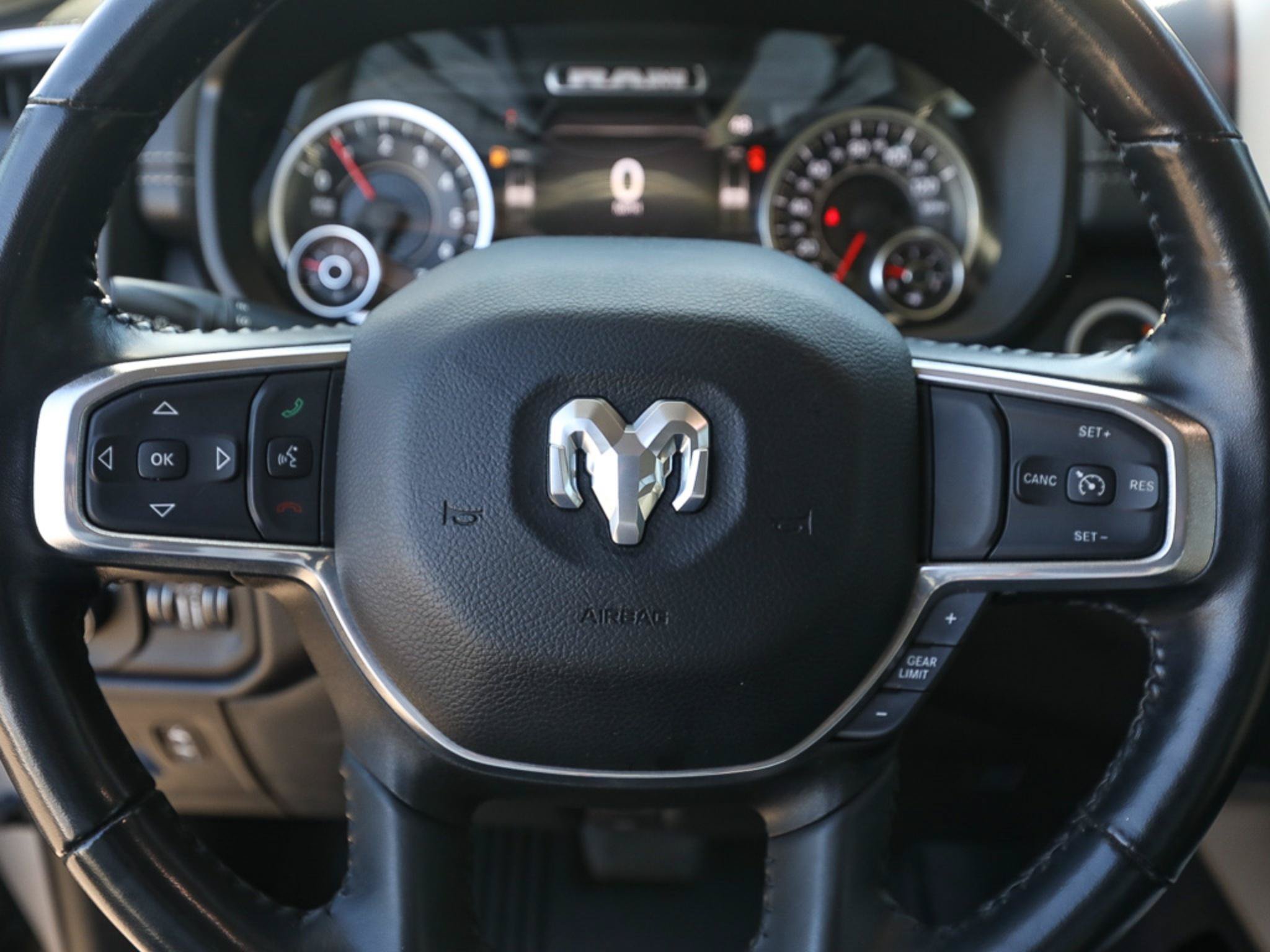 Used 2022 RAM 1500 Laramie AWD/4WD image 15