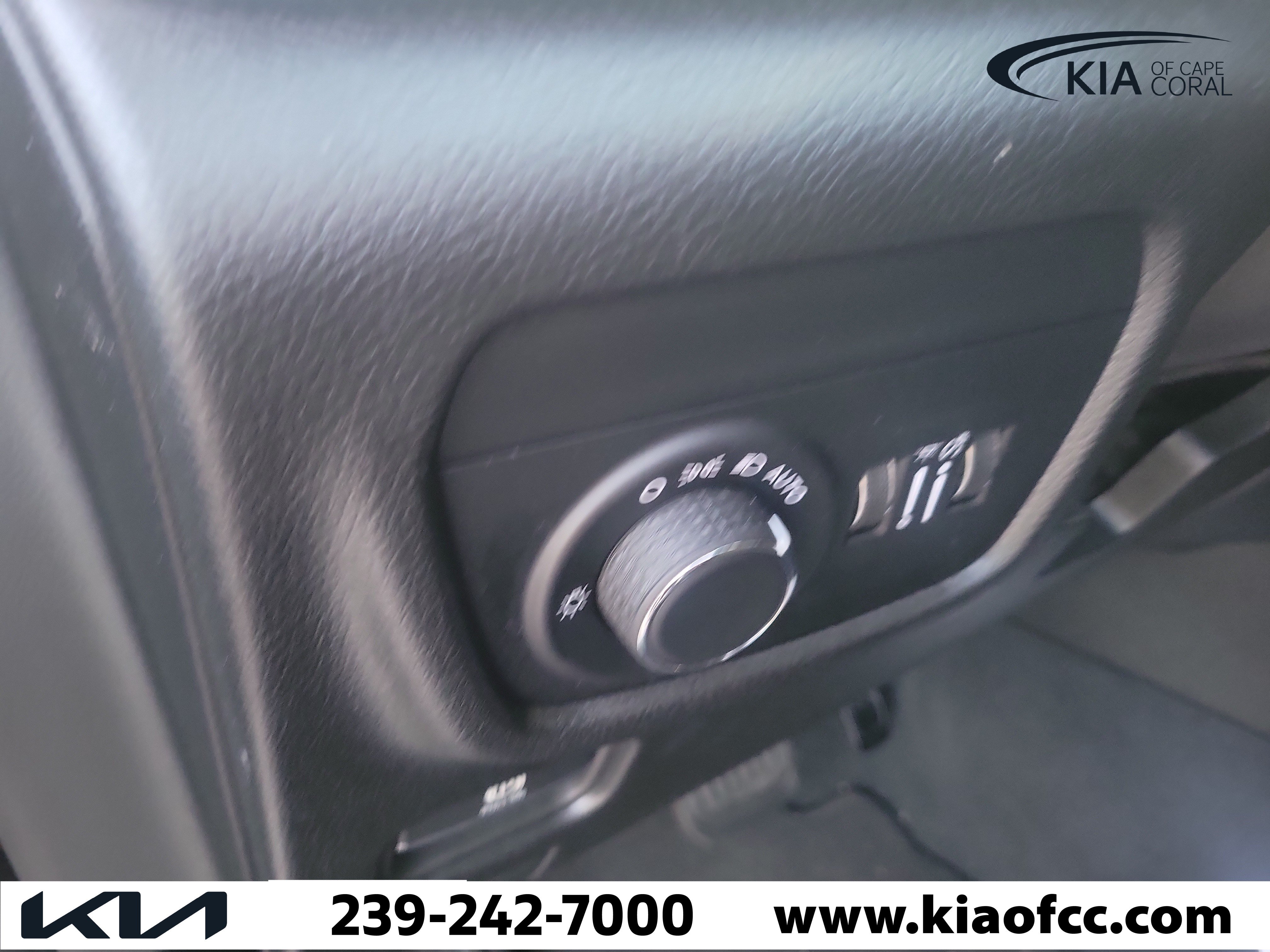 Used 2023 Jeep Grand Cherokee L Laredo AWD/4WD image 26