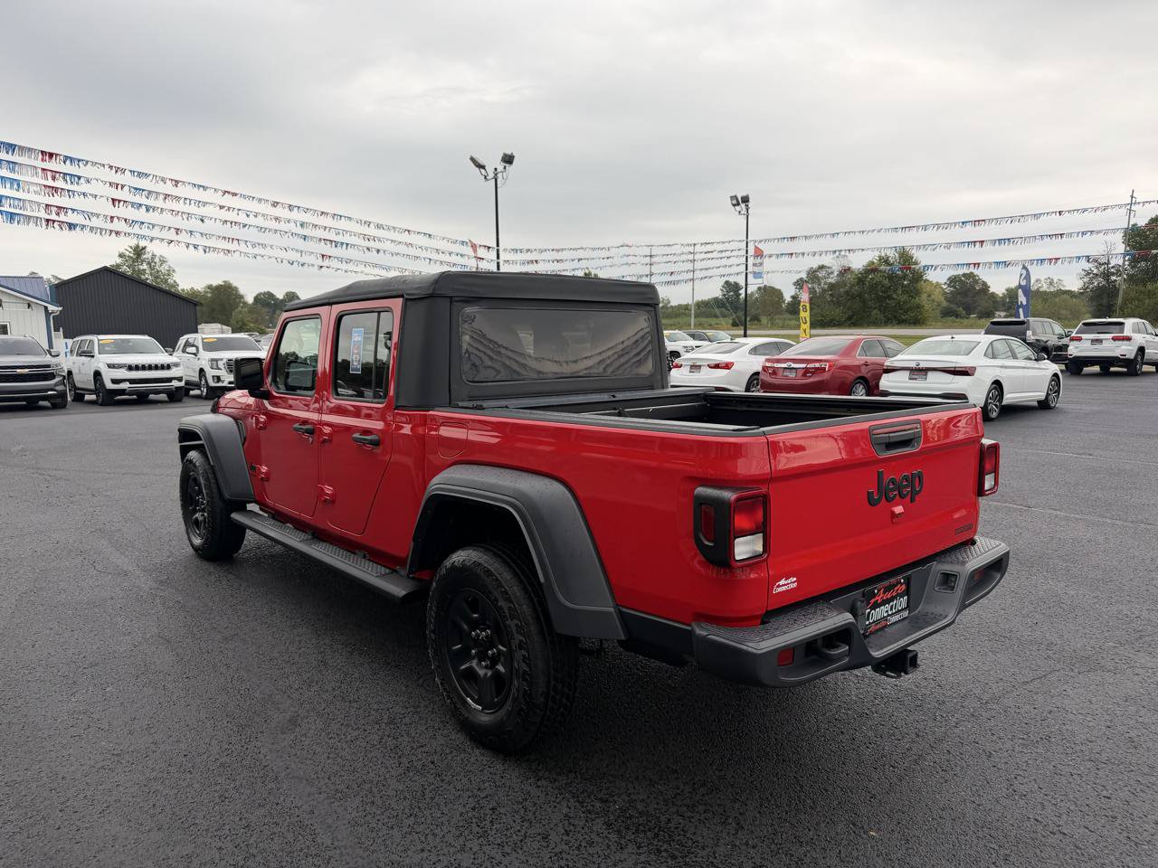 Used 2021 Jeep Gladiator Sport AWD/4WD image 7