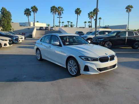 Used 2023 BMW 330i Sedan w/ Convenience Package RWD image 3